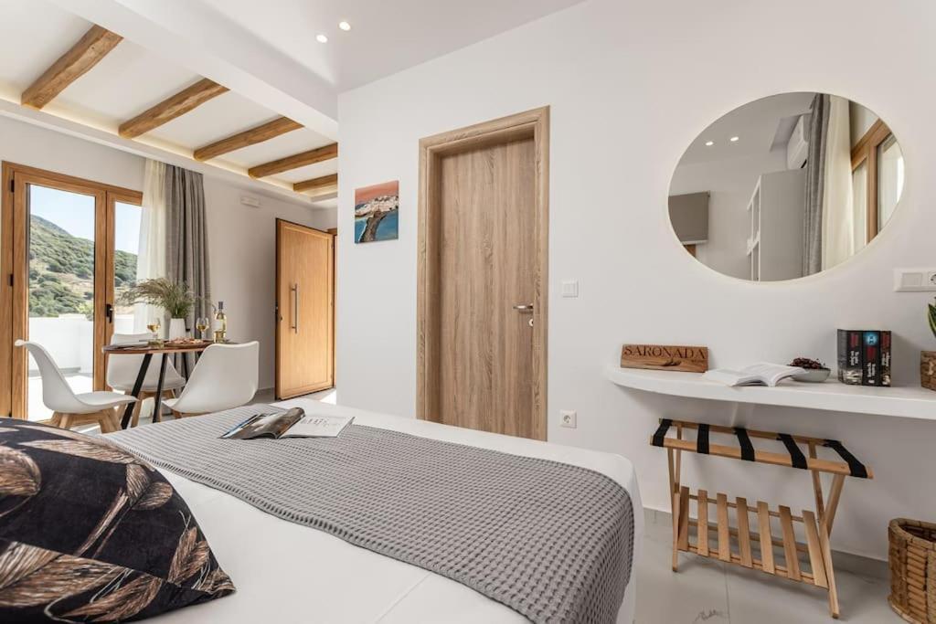 Apartment Saronada